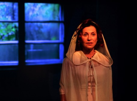 Dışarıda Hiçbir Şey Var! "Bir Yaşama Sanatı Gösterisi"