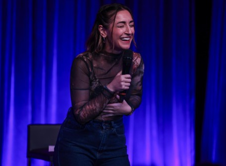 Özge Özel Stand Up